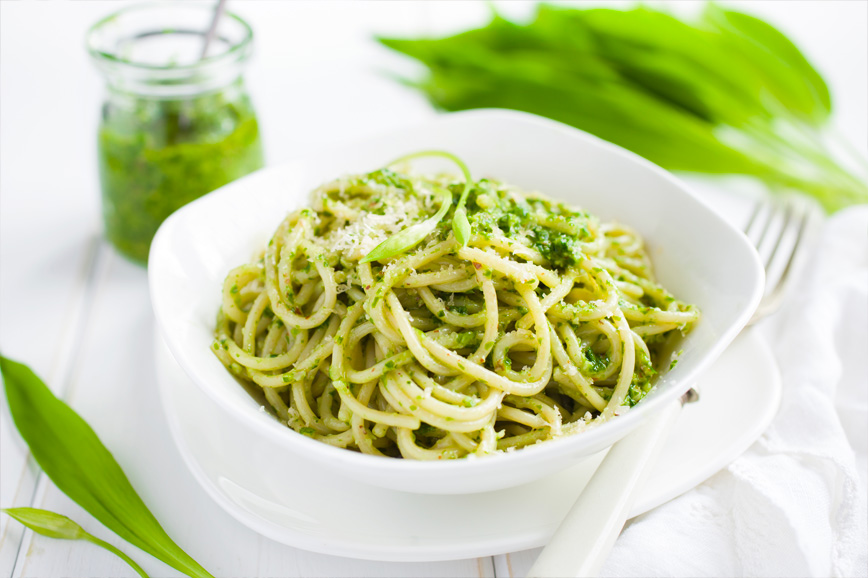 Spagetti s «pesto» iz cheremshi